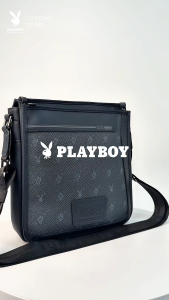 PLAYBOY รุ่น Vanity Bag กระเป๋าสะพายข้างผู้ชาย รหัส ST-B251PBM301-BL ดีไซน์ทรงเเมสเซนเจอร์สกรีนลายโลโก้เส้นเฉียง สี Navy Blue