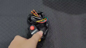 SAKLAR HOLDER KIRI 3 FUNGSI LAMPU JAUH DEKAT KLAKSON LAMPU SEIN UNIVERSAL SEMUA MOTOR