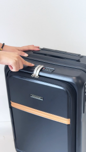 Vali kéo Doanh nhân ROAMING 5568 Đen  Có ngăn Laptop Khóa bánh xe chống trượt Nhựa PC chống bể BH 5 năm