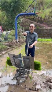 Máy cấy lúa mini loại mới