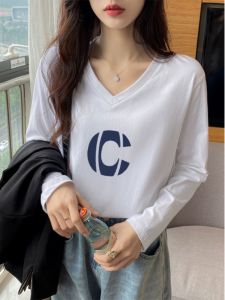 American Retro White V-neck Slim Fit Long-Sleeved T-shirt Female 2024 New Arrival Autumn Western Style Niche Style Unique Super Nice Tops