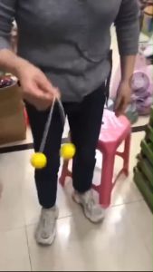 【ราคาถูก】( 1 แพ็ค 3 ชิ้น) lato LaTo-LaTo ลาโต้ ลาโต้ ของเล่นลูกบอล ไม่มีไฟ ขนาด 4 ซม