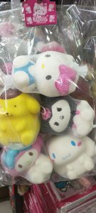 mainan squisy Sanrio imut dan gemas.bahan lembut enak di mainin ada 5 karakter lucu lucu
