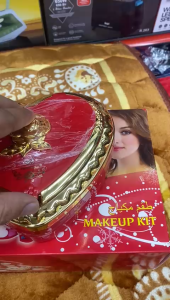 Elegant Gold-Tone Eye Shadow Palette - Premium Shimmer & Matte Finish