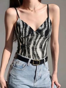 Basic House | Contrast Stripe V-neck Back Beautiful Vest
