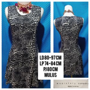 DRESS KUTUNG/SLEEVELESS MOOLSTORY COMPANY) 106