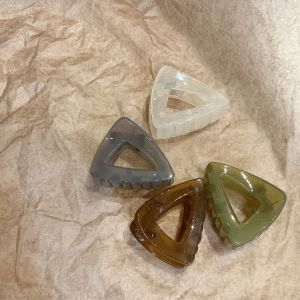  Jelly Claw Clip White Enhancing Seamless Design Small Triangle High Quality Korean Style Sweet Girl Unique Feeling