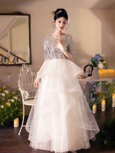 ชุดราตรีสีเงินประดับเลื่อมหรูหรา ชุดราตรียาวเอวกลาง แขนสั้น ปกกลม สไตล์หวาน ชุดราตรีสำหรับงานปาร์ตี้ งานปีใหม่ งานเลี้ยง