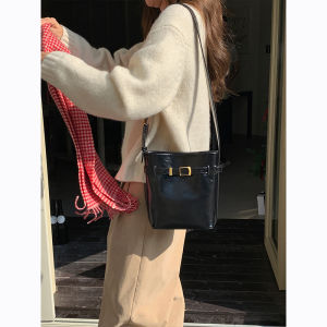 ZAR Minimalist Oil Wax Leather Bucket Bag Single Shoulder Crossbody Casual Small Womens Bag Soft Square Shape Pure Color