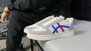 Dominov Sepatu Sneakers Pria Kasual Sporty Roman Premium Quality Warna Abu Putih Strip 2