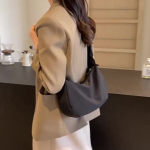 Túi mây ba sọc phong cách Hàn Quốc túi nylon đeo vai dưới cánh tay túi bánh bao nhẹ sức chứa lớn túi đeo chéo đi làm hàng ngày