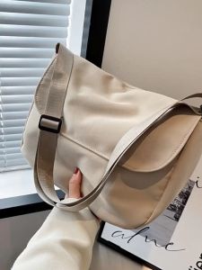 Ladies One Shoulder Crossbody Bag Artistic Forest Style Small Fresh Mailman Bag For Women