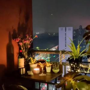 Iron Bar Table Household Balcony Hanging Table Outdoor Furniture Balcony Railing Bar Table Internet Celebrity Balcony Hanging Table Foldable Waterproof