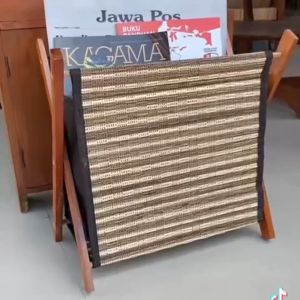 Tempat Penyimpanan Buku Praktis & Unik Bahan Lidi Tenun Kayu