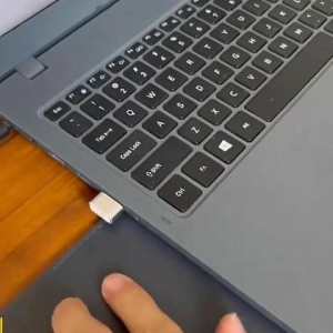 เมาส์ขยับอัตโนมัติ มินิเมาส์ จิ๊กเกอร์ บนปุ่มปิดเครื่องจําลองการเคลื่อนไหวเมาส์  แค่เสียบเปิดใช้ได้เลย เปิดปิดได้ ป้องกันการพักหน้าจอ