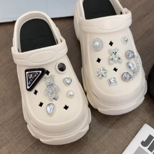 FGMM Aksesori stiker pesona sandal 3D kartun cocok untuk dekorasi pesona sandal yang dapat dilepas