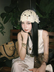 Korean Style Elegance Gold ~ Super Heavy Industry Lace Flowers Hand Crocheted Hollow Bag Cap Thin Personality Stickers Cap