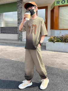 เด็กชาย ชุดหน้าร้อน ชุด สไตล์สปอร์ต สีไล่ระดับสีเท่ อินเทรนด์ 2024 เสื้อผ้าเด็กมาใหม่ ชุดเซ็ต 2 ชิ้น วัสดุบางสําหรับเด็กอายุ 6 ปี