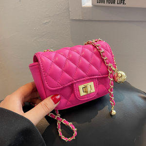 กระเป๋าใบเล็กสายโซ่ลายข้าวหลามตัดทรงกลมสีทองสำหรับผู้หญิง INS กระเป๋าสะพายข้างเนื้อสัมผัสดีสุดๆแฟชั่นยอดนิยมแบบใหม่ฤดูใบไม้ผลิปี2023