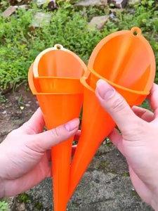 กรวยปากยาวเติมน้ำมัน กรวยปากยาว กรวยเติมน้ำมัน การออกแบบที่ขยายออกไปเพื่อหลีกเลี่ยงการรั่วไหล ก้านยาว ทนทาน ขนาดเล็ก แบบพกพา คุณภาพสูง วัสดุพลาสติก 28*8.5cm ขนาด