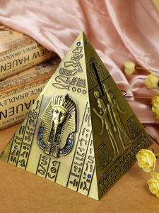 Creative Alloy Pyramid Money Box Graduation Travel Gift for Friends Desktop Decoration Nordic Style Building Shape Craftsmanship