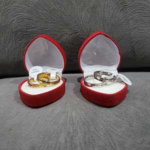 Cincin mata belah tengah TITANIUM Korean zikron permata Fashion Couple Tunangan Titanium Emas Anti Karat Model TERBARU Untuk Pria Dan wanita free box