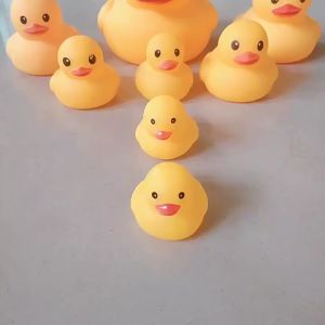 Đồ chơi vịt vàng bằng nhựa có kèn kêu cho trẻ em và thú cưng (mẫu mới) - Hara Pet Store