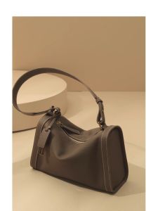 Casual Leather Boston Bag Womens Shoulder Crossbody Pillow Shaped Soft Tanned Cowhide New Style 2025 Fashion Handbag