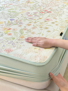 ชุดเครื่องนอนสามชิ้น ผ้าไหมเย็นลายดอกไม้สด ฤดูร้อน พร้อมมุ้งคลุมเตียง ขนาด 18 เมตร พับเก็บได้ ระบายความร้อนด้วยระบบปรับอากาศ นุ่ม แบบ สไตล์อิน