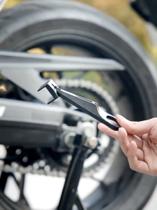 Motorcycle Chain Oiler Spray Gear Mess-Free Motorcycle Chain Lube Applicator Moto Chains Cleaner Maintenance Tool Motorcycle Chain Lube Oiler Tool Mess-Free Chain Wax Chain Cleaner Attachment Chain Oil Applicator for Motorcycle