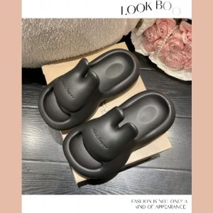 QKKshop . สินค้าใหม่⚡️ รองเท้าแตะแฟชั่น รองเท้าแตะทรงใหญ่ รองเท้าแตะสุดเท่ ดีไซน์ใหม่ใหญ่สะใจรูปทรงด้านบนเป็นทรงน้องกระต่ายสุดเท่ มาพร้อมสีสุดแจ่ม รีบจัดกันเลยวัยรุ่น☄️