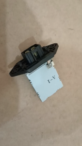 Aircon Resistor FRT (Original) for Hyundai STAREX 2003 PART# 97062-4A100