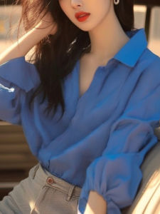 เสื้อเชิ้ตคอโปโลแขนยาวสีน้ำเงินหรูหราสไตล์ฝรั่งเศสสำหรับผู้หญิง เสื้อเชิ้ตทรงตรงทรงปกติสำหรับใส่ไปทำงานในฤดูใบไม้ผลิและฤดูใบไม้ร่วง