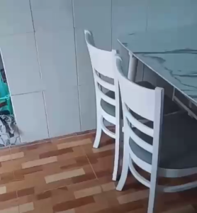 BÀN ĂN GIA ĐÌNH 4 GHẾ MANĐA BỘC NỆM.