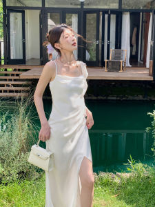 ชุดเดรสผ้าซาตินสไตล์ฝรั่งเศสสำหรับผู้หญิง ดีไซน์เอวสูง แขนกุด คอวี ดีเทลโบว์ เอฟเฟกต์ริบบิ้นไม่สมมาตร ชุดราตรีหรูหรา