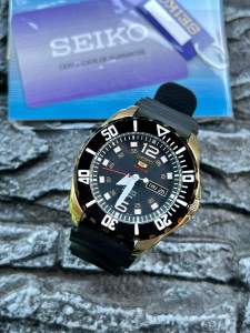 Seiko 5 SRPB40k1 24 jewels self winding fully automatic watch 100% made in japan