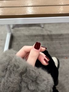 2024 New Handmade Wearable Cherry Red Wine Color Nail Tips Autumn Winter High-End Finished Product Nail Art Patches