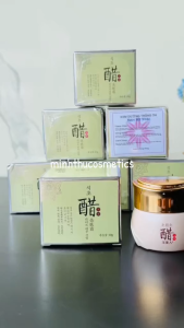 Kem Sâm Aishnji Ngọc Mỹ Nhân 30g - Bí Quyết Cho Làn Da Mềm Mịn Rạng Rỡ