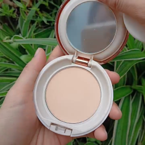 Phấn phủ dạng nén kiềm dầu cho da sáng và da trung bình Phấn Phủ Sivanna Tone - up Blur Pact chống nắng SPF15 HF636 9g