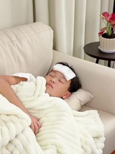 Sports Injury ​​Ice Warm Pack Hot Cold Gel Pack with Bandage Strap Reduces Swelling Relieves Sprains