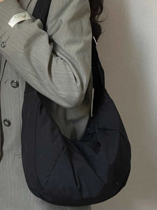 ARCTIC HUNTER กระเป๋าสะพาย กระเป๋าสะพายผญ กระเป๋าสะพายผู้หญิง กระเป๋าแฟชั่น กระเป๋าสะพายไหล่ความจุมากใหม่กระเป๋าทรงเกี๊ยวลงผ้าฝ้ายลำลองกระเป๋าสะพายไหล่ที่เรียบง่าย