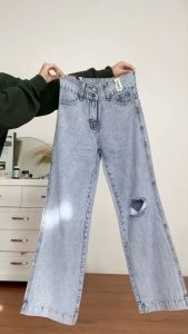 JINISO - Highwaist Baggy Ripped Jeans 517 MYSTIC GAL\\n\\n Apa Itu Jins Ripped Jeans?\\n\\nJins ripped jeans adalah jenis celana jeans yang memiliki desain dengan sobekan atau retakan pada bagian tertentu. Desain ini memberikan tampilan yang trendi dan kasual, serta menambah daya tarik bagi pria yang mengenakannya.\\n\\n Kelebihan dan Kekurangan Jins Ripped Jeans\\n\\nKelebihan:\\n\\n- Tampilan trendi dan kasual\\n- Bisa digunakan dalam berbagai acara, baik formal maupun informal\\n- Fleksibel dan nyaman dipakai\\n\\nKekurangan:\\n\\n- Perawatan lebih rumit dibandingkan jins biasa\\n- Harga bisa lebih mahal dibandingkan jins biasa\\n\\n Cara Memilih Jins Ripped Jeans yang Cocok untuk Anda\\n\\n1. Pertimbangkan ukuran dan bentuk tubuh Anda\\n2. Pilih warna yang sesuai dengan gaya Anda\\n3. Perhatikan bahan dan kualitas produk\\n4. Bandingkan harga dengan merek lain\\n\\n Mengapa Memilih JINISO Highwaist Baggy Ripped Jeans?\\n\\nJINISO Highwaist Baggy Ripped Jeans adalah pilihan tepat bagi Anda yang mencari celana jeans dengan desain trendi dan kualitas terbaik.\\n\\n Kelebihan JINISO Highwaist Baggy Ripped Jeans\\n\\n- Desain baggy dan highwaist yang memberikan tampilan trendi dan kasual\\n- Bahan berkualitas tinggi yang nyaman dipakai\\n- Sobekan atau retakan pada bagian tertentu yang menambah daya tarik\\n- Harga yang kompetitif dibandingkan merek lain\\n\\n Perbandingan dengan Merek Lain\\n\\nJINISO Highwaist Baggy Ripped Jeans menawarkan kualitas yang setara dengan merek ternama, namun dengan harga yang lebih terjangkau.\\n\\n Tips Memakai Jins Ripped Jeans untuk Pria\\n\\nBerikut adalah beberapa tips untuk memaksimalkan penampilan Anda dengan JINISO Highwaist Baggy Ripped Jeans:\\n\\n1. Padukan dengan kaos atau atasan berwarna netral\\n2. Gunakan sepatu sneakers atau boots untuk tampilan kasual\\n3. Pakai jaket kulit atau bomber jacket untuk tampilan trendi\\n\\n Cara Menyimpan dan Merawat Jins Ripped Jeans\\n\\nBerikut adalah beberapa tips untuk merawat dan menyimpan JINISO Highwaist Baggy Ripped Jeans:\\n\\n- Cuci dengan air dingin dan jemur di tempat teduh\\n- Hindari mencuci bersama pakaian lain\\n- Simpan di tempat yang kering dan tidak lembab\\n\\n Cara Mengombinasikan Jins Ripped Jeans dengan Pakaian Lainnya\\n\\nBerikut adalah beberapa contoh cara mengombinasikan JINISO Highwaist Baggy Ripped Jeans dengan pakaian lainnya:\\n\\n- Padukan dengan kaos dan jaket kulit untuk tampilan trendi\\n- Gunakan dengan atasan berwarna netral dan sepatu sneakers untuk tampilan kasual\\n- Pakai dengan jaket bomber dan sepatu boots untuk tampilan edgy\n}