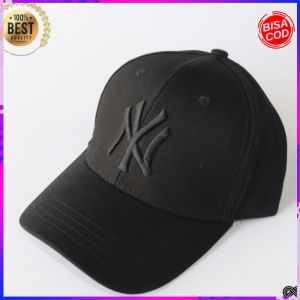 TOPI DISTRO PRIA KEREN BASEBALL CAP NY IMPORT KOREA SNAPBACK DEWASA FASHION MENS STYLE HAT Z42\n Apa Itu Topi Distro Pria Kerena Baseball Cap?\nTopi distro pria kerena baseball cap adalah topi yang populer di kalangan pria dewasa. Topi ini memiliki gaya casual dan tampilan sporty, sehingga cocok untuk berbagai suasana. Topi ini berasal dari Korea dan dikenal dengan sebutan snapback distro Korea.