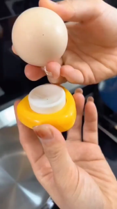 เครื่องเจาะรูไข่ เครื่องเจาะไข่แบบเป็นเล่ม เครื่องมือเจาะไข่ พร้อมตัวล็อก DIY ครัวไข่เจาะป้องกันการระเบิด