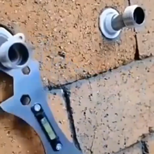 Kunci Pas Kran Pipa Shower Kamar Mandi Multifungsi Faucet Universal Level Wrench dengan Waterpass