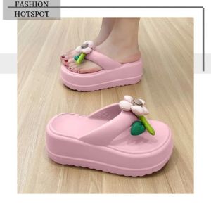 LKfashion สินค้าเข้าใหม่ค่า รองเท้าแตะหูหนีบแฟชั่น มีให้เลือกด้วยกันทั้งหมด 4 สี วัสดุทำจากยางอย่างดี นุ่ม ใส่สบาย มีน้องดอกไม้น่ารักมากๆค่ะ ไม่มีไม่ได้แล้วน้า