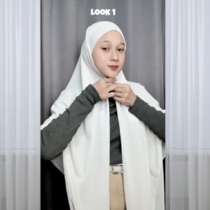 Hijab Elegan Motif Garis Warna Coklat Muda - Pakaian Adat Muslimah