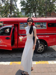 เสื้อยืดคอปกสั้นถักสีขาว ทรงสลิมฟิต แขนกระดิ่ง ทรงไม่สมมาตร สำหรับผู้หญิง ฤดูร้อน 2024 แบรนด์ Chén Mí Fàn