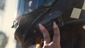 Tai nghe gắn mũ bảo hiểm Bluetooth Cardo Packtalk EDGE