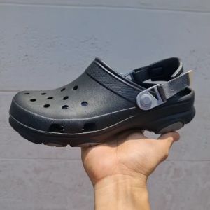 Crocs All Terrain Clog // สำหรับ 4 รองเท้า Jibbitz และ 5 ประเภท รองเท้า ชุดสินค้า Outlet แท้ // M7-M11 ด้วยเงินที่ 100 บาท